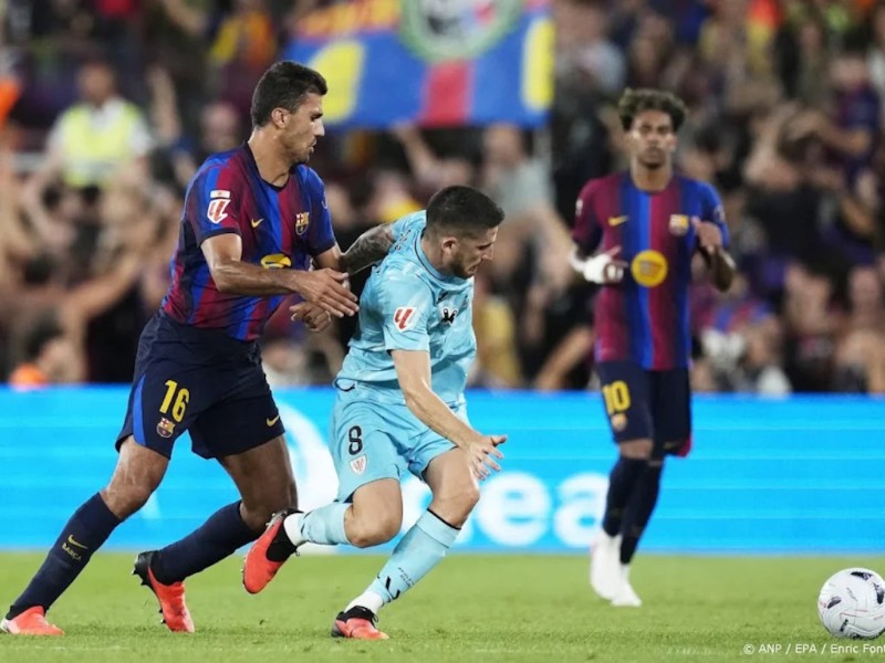 Barcelona được đánh giá mạnh hơn Feyenoord